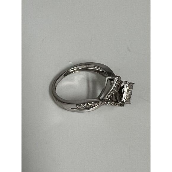 Gorgeous 10k White Gold Diamonds Ring 0.25 CT , Size 6 - Picture 16 of 16